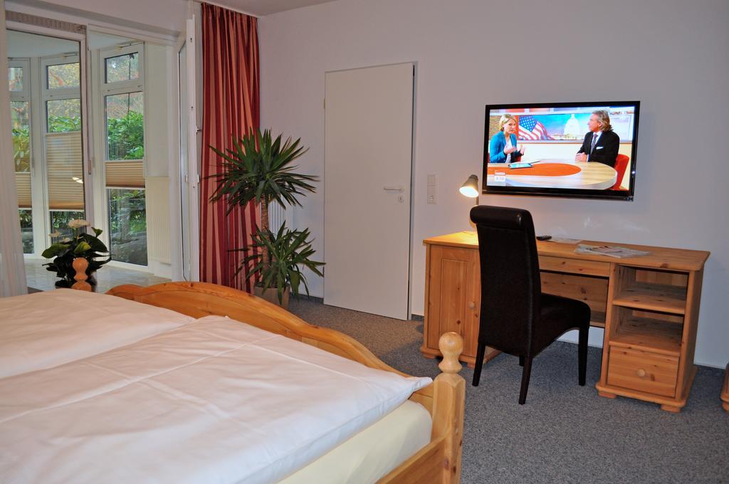 Hellmanns Hotel Bremers Bauerndiele Wiefelstede Rum bild