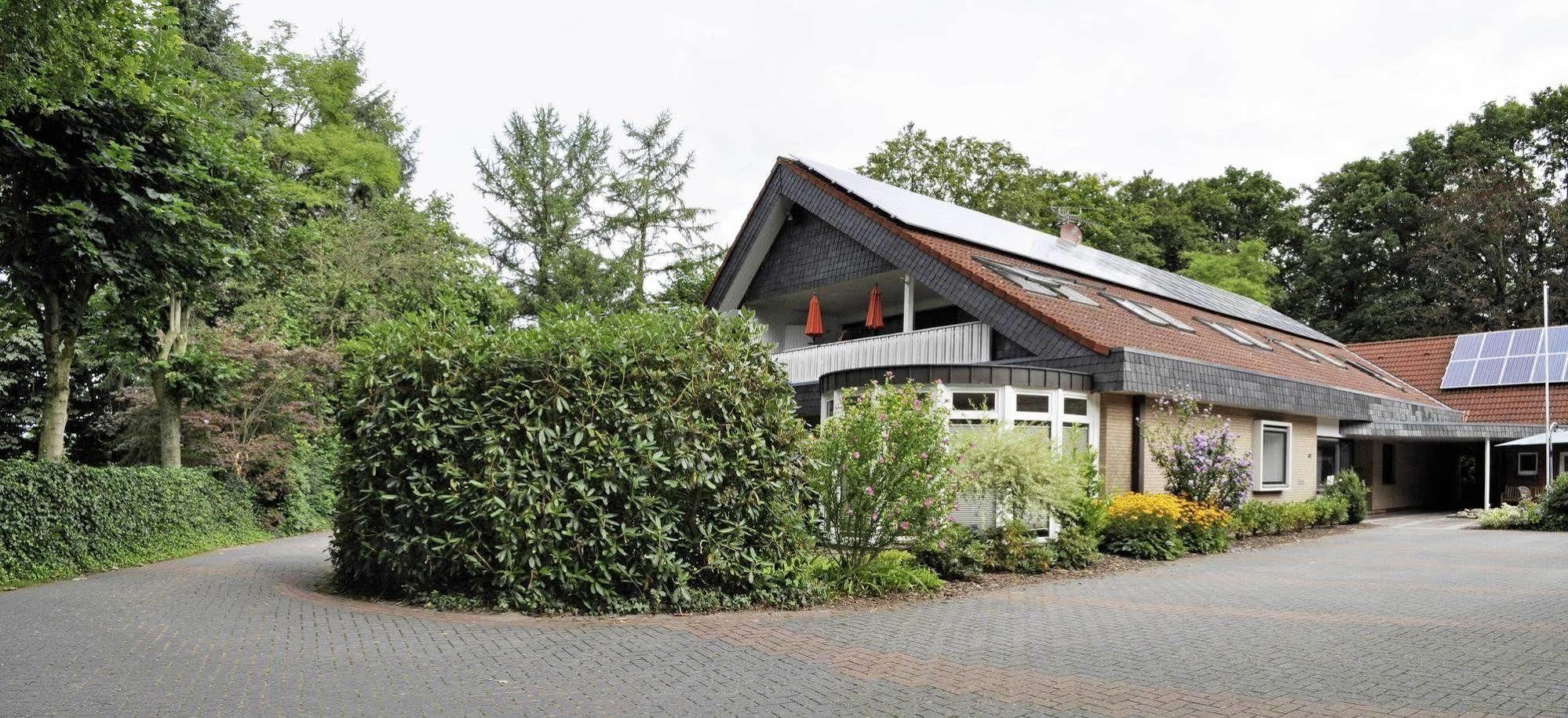 Hellmanns Hotel Bremers Bauerndiele Wiefelstede Exteriör bild